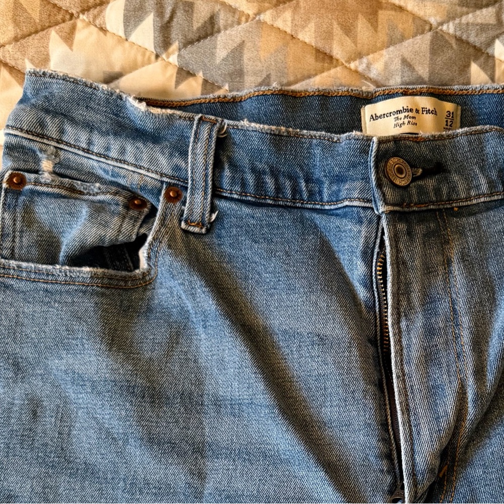 Abercrombie & Fitch Women's High Rise Jeans in Denim Blue